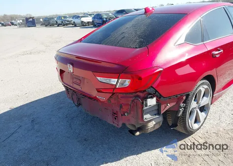 2018 Honda Accord Touring z USA, uszkodzony, nr VIN 1HGCV1F96JA106251